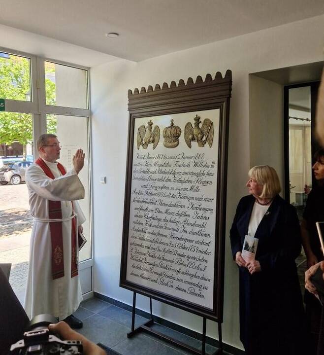 Įvykis: I. Kanto viešojoje bibliotekoje buvo pristatyta ir bibliotekai saugoti perduota Šv. Jono bažnyčioje kabojusios istorinės atminimo lentos kopija.