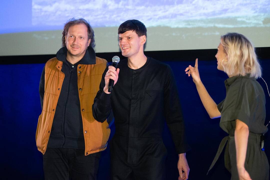 M. Linkytė draugams pristatė klipą „All Alone“ 