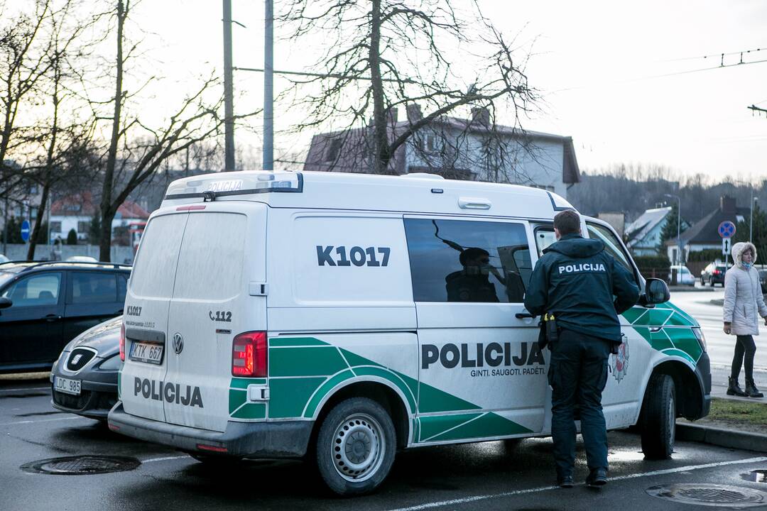 Vilijampolėje į „Iki“ parduotuvę skubėjo medikai ir policija