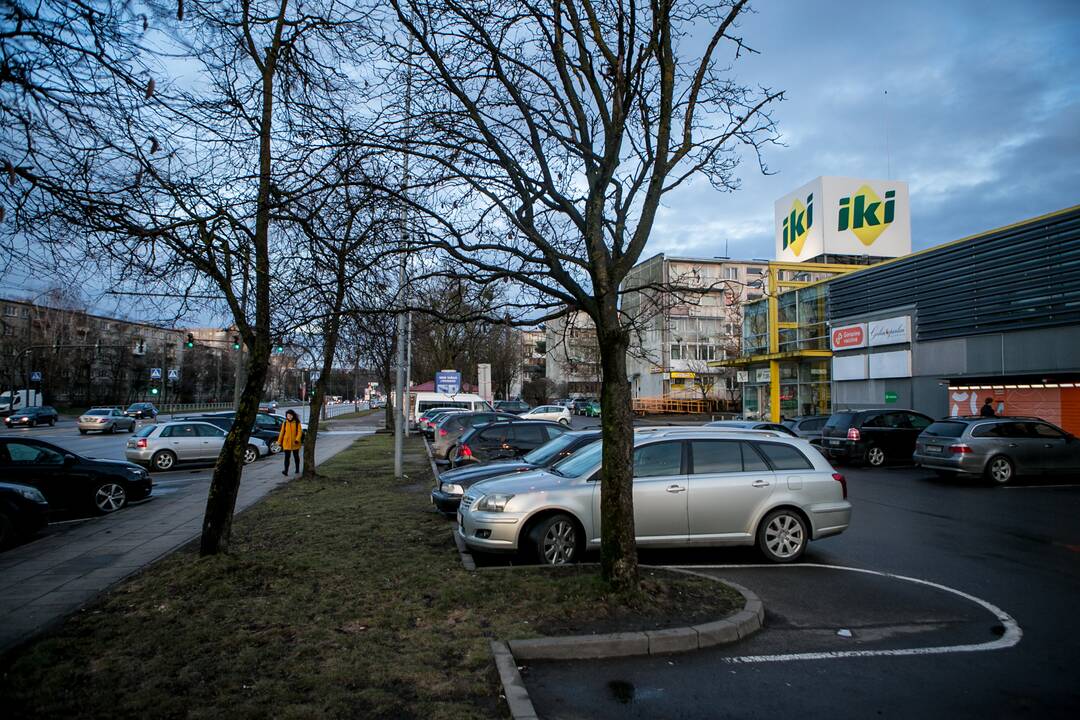 Vilijampolėje į „Iki“ parduotuvę skubėjo medikai ir policija