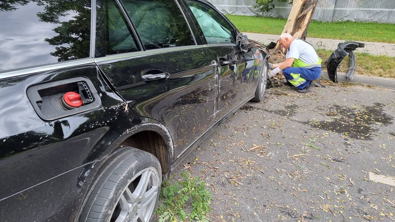 Avarija Perkūno alėjoje