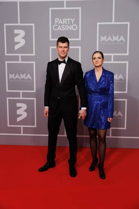 M.A.M.A 2022 raudonojo kilimo svečiai