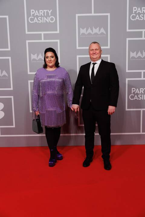 M.A.M.A 2022 raudonojo kilimo svečiai