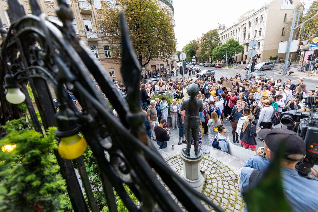 Protestas del medžių J. Basanavičiaus gatvėje