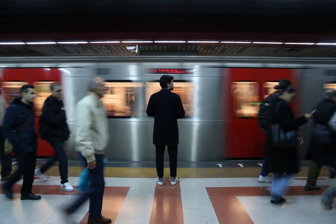 Mašinistas keturioms minutėms nuėjo į tualetą: sustojo 125 traukiniai