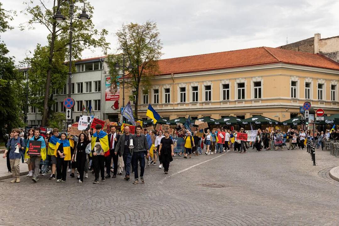 Žygis Vilniuje už Rusijoje įkalintus Mariupolio gynėjus