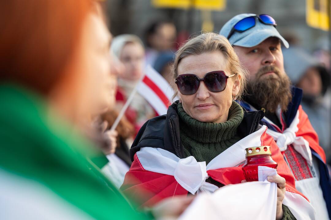 Keli šimtai baltarusių Vilniuje paminėjo Laisvės dieną