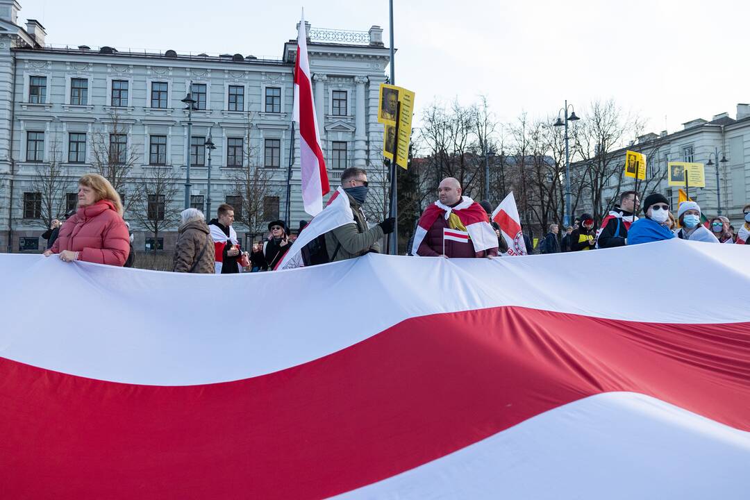 Keli šimtai baltarusių Vilniuje paminėjo Laisvės dieną
