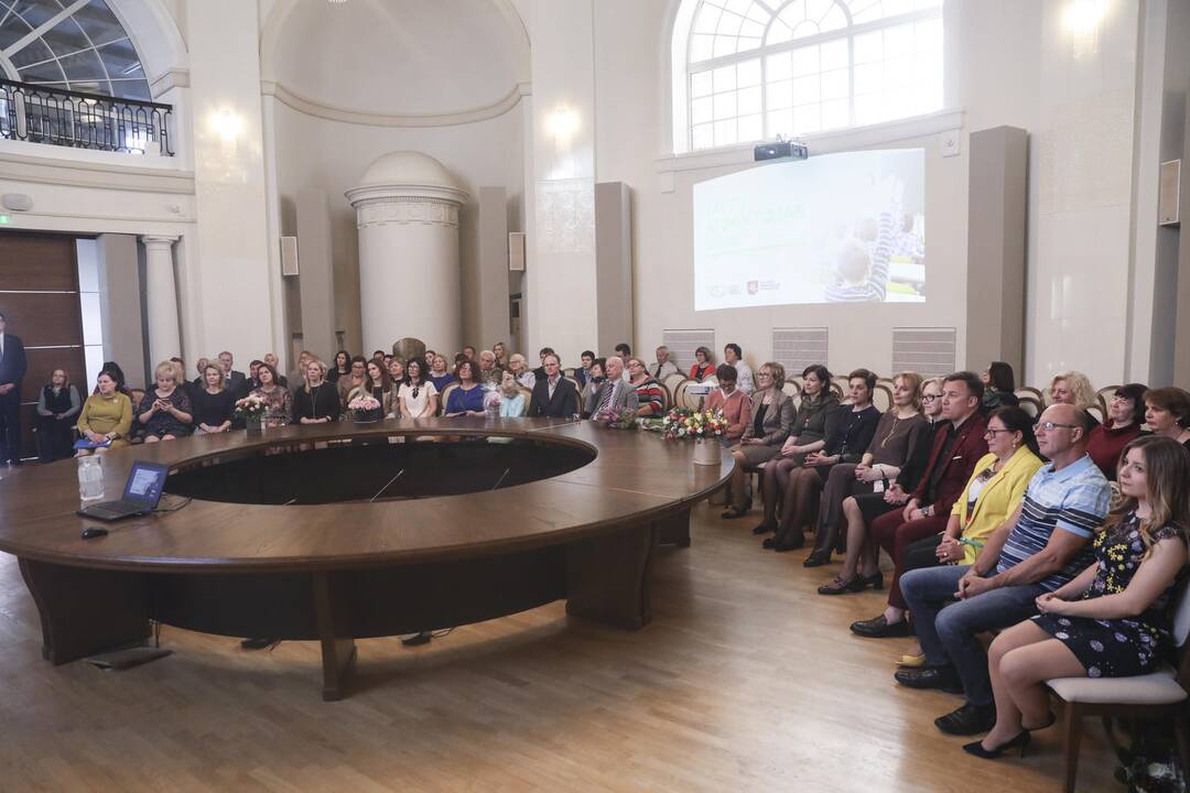 Įteiktos Metų mokytojo premijos