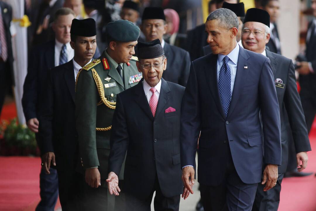 B. Obama atvyko į Malaiziją pirmojo nuo 1966 metų JAV lyderių vizito