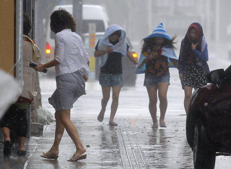 Galingas taifūnas „Neoguri“ niokoja Japonijos Okinavos salas