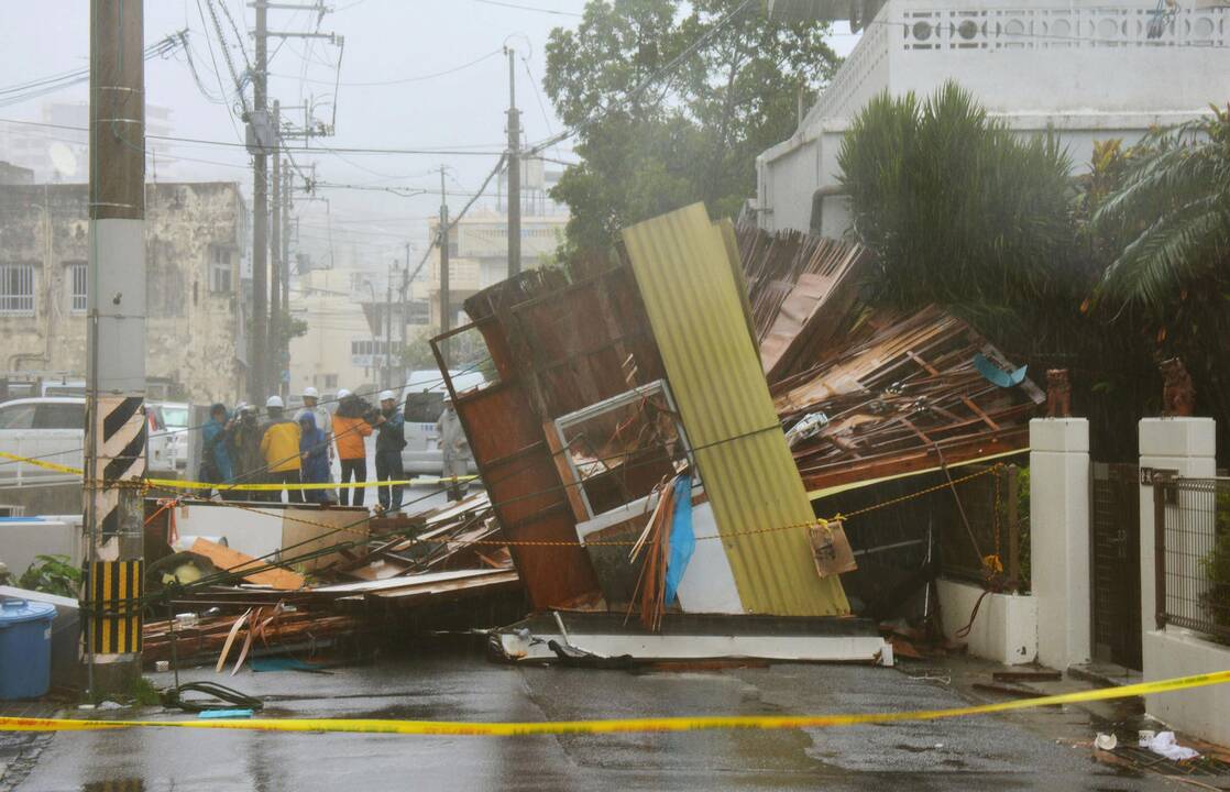 Galingas taifūnas „Neoguri“ niokoja Japonijos Okinavos salas