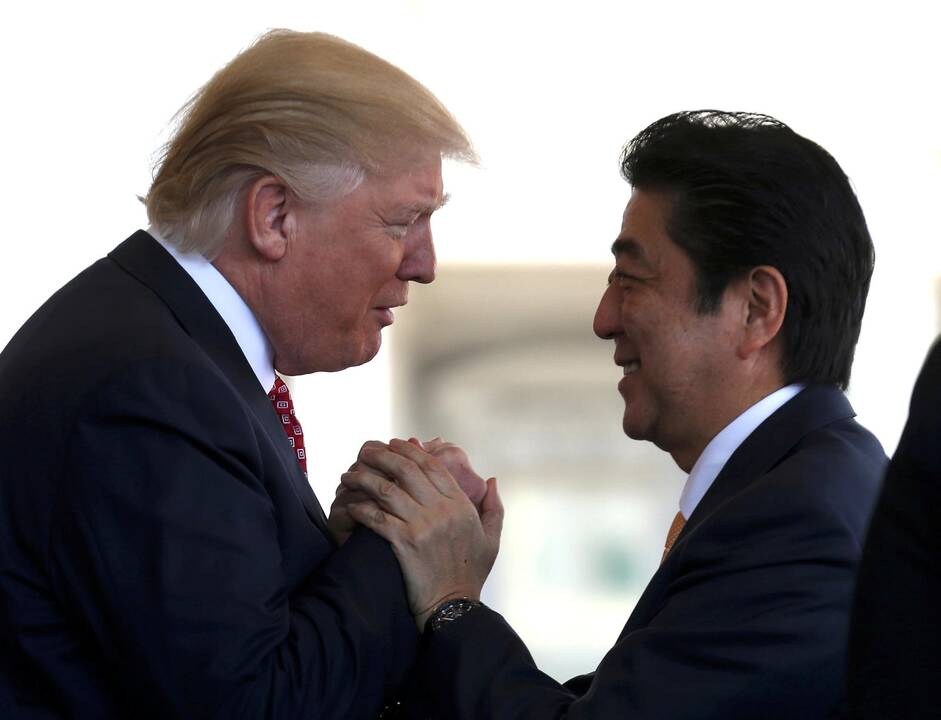 Donaldas Trumpas ir Shinzo Abe 