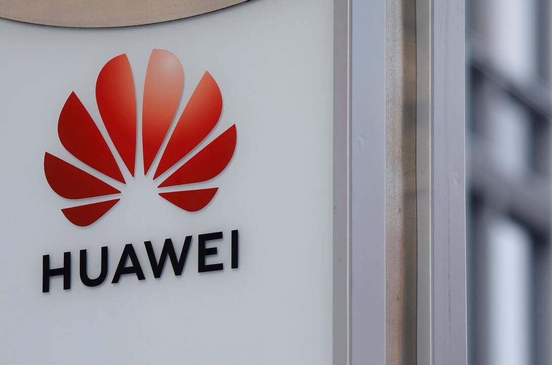 Princo Charleso labdaros fondas nebepriima „Huawei“ aukų