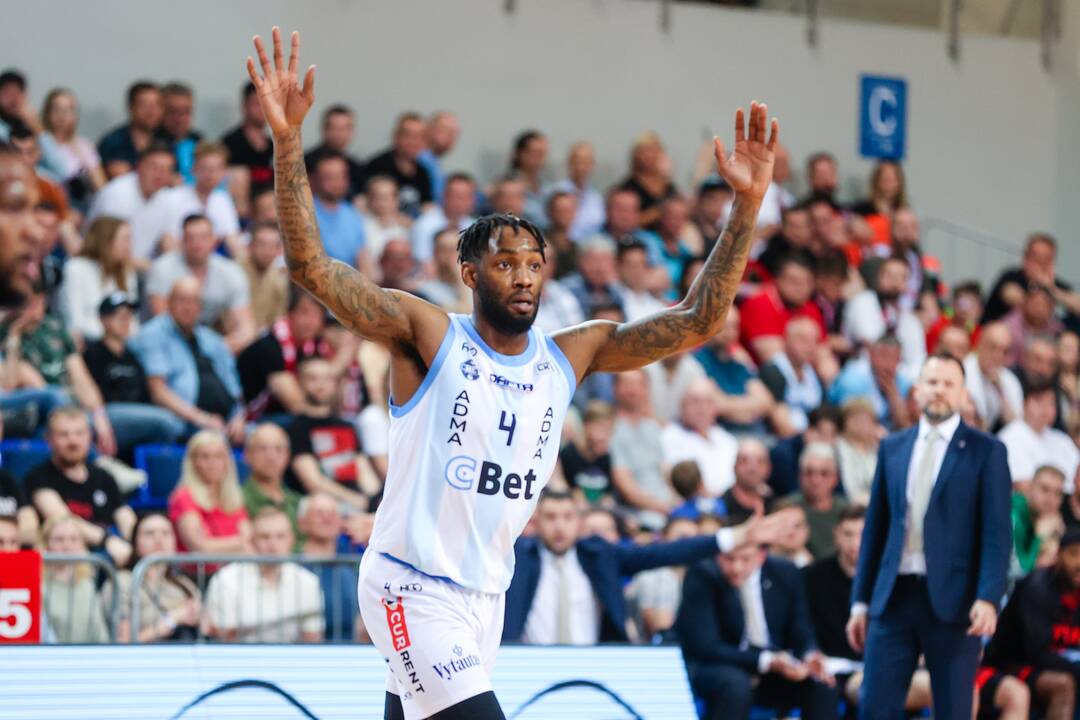  LKL pusfinalis: Jonavos „CBet“ –  Vilniaus „Rytas“ 67:82