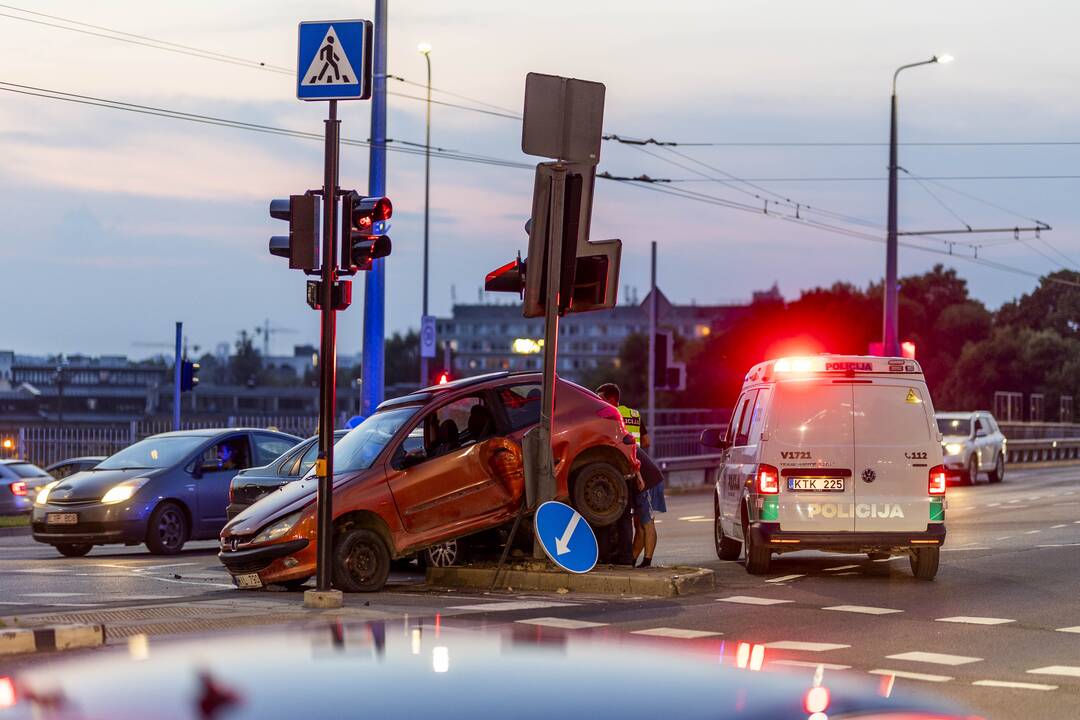 Dariaus ir Girėno gatvėje susidūrė du automobiliai