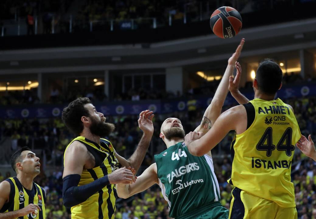 Eurolygos ketvirtfinalis: „Fenerbahce“ - „Žalgiris“ 76:43