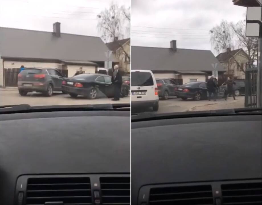 Vilijampolėje „Mercedes-Benz“ rėžėsi į kelis automobilius