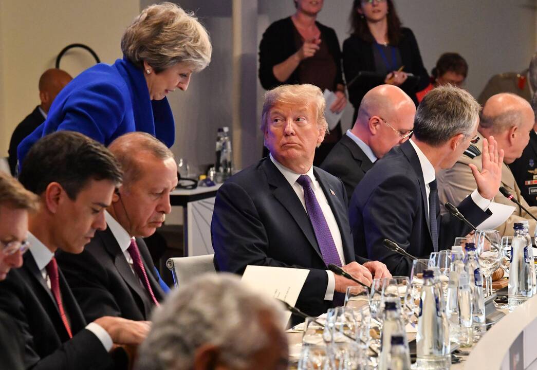 D. Trumpas siūlo NATO partnerėms išlaidas gynybai didinti iki 4 proc. BVP