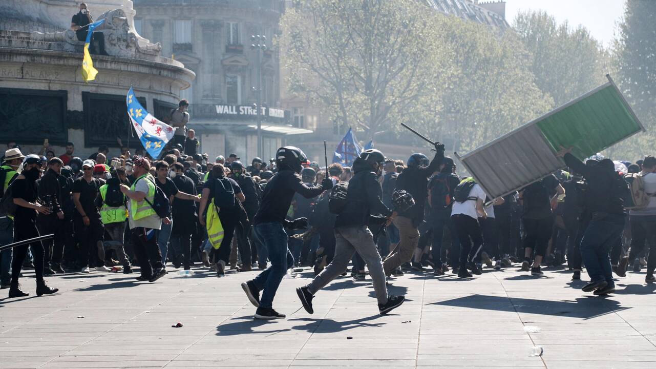 Paryžiuje vyko „geltonųjų liemenių“ protesto akcijos