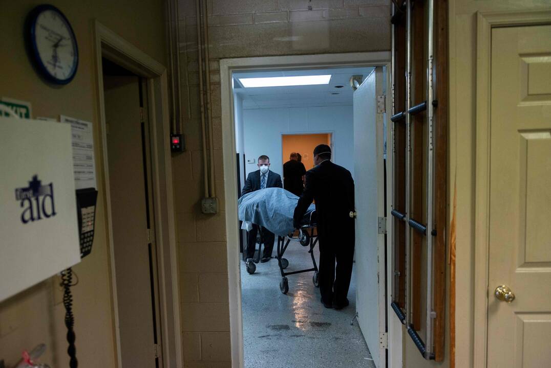 Niujorke veikiantys slaugos namai pranešė apie 98 pacientų mirtį dėl koronaviruso