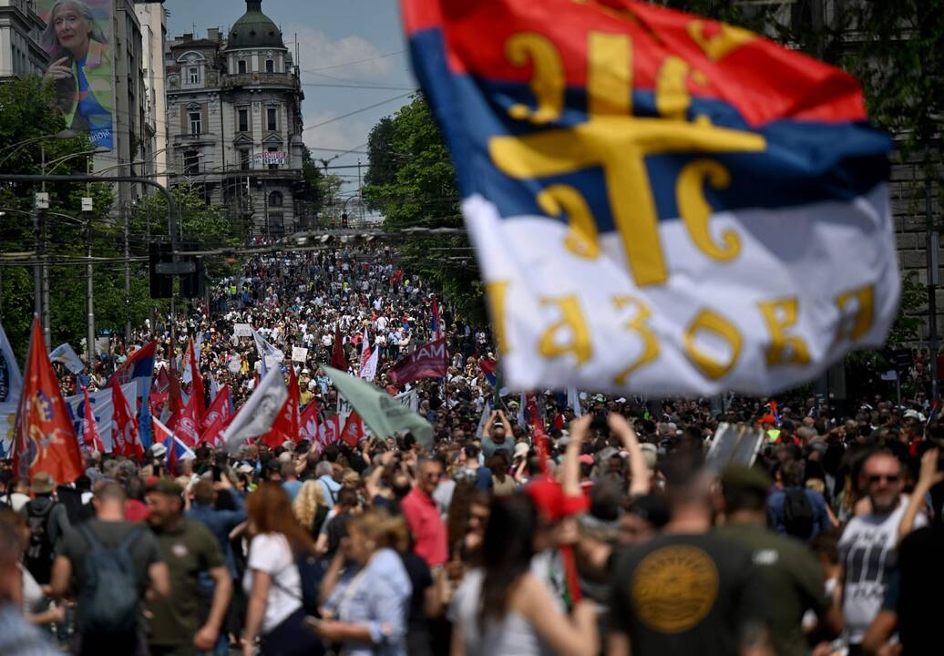 Protestuojantys Serbijos studentai reikalauja pirmalaikių rinkimų