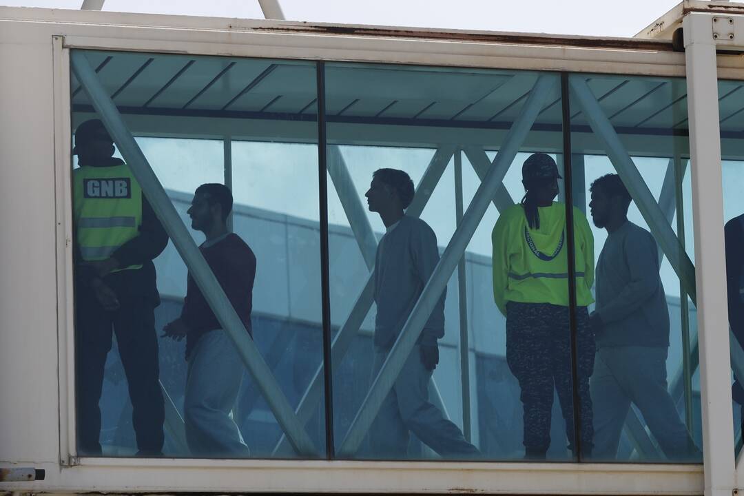 JAV kariuomenė deportacijos skrydžiams šiemet išleido daugiau nei 21 mln. dolerių