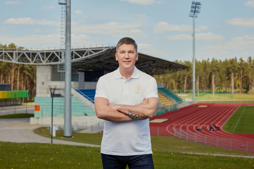 Alina Adomaitytė su akademijos auklėtinėmis