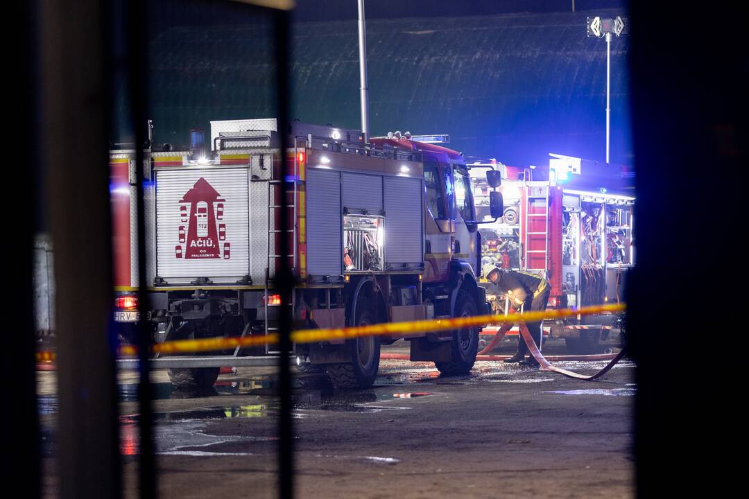 Kauno rajone užsiliepsnojo angaras