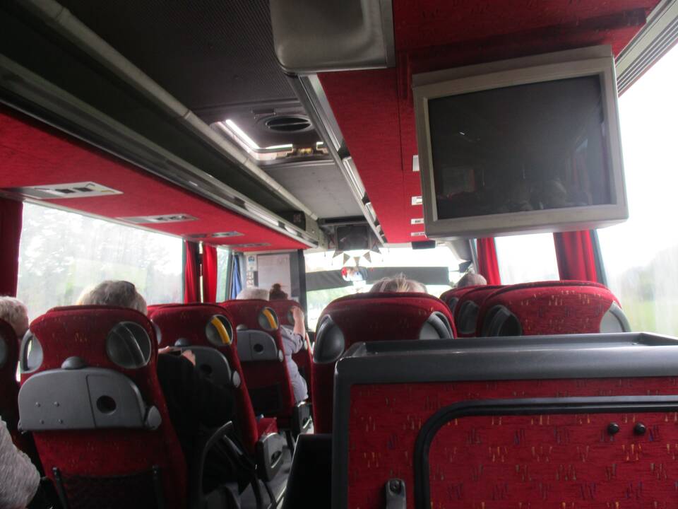 Autobuse pagrobė centus už bilietus