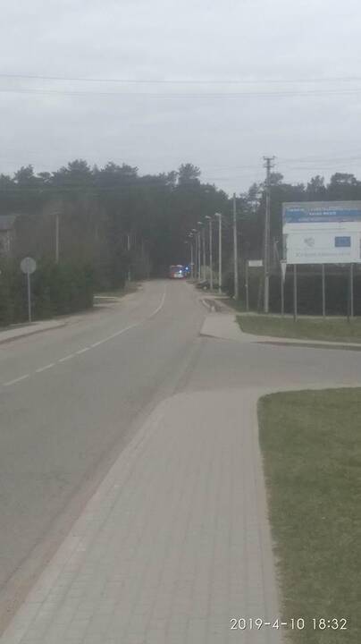 Medikai skubėjo į Romainius gelbėti autobuse susižalojusią keleivę (atnaujinta)