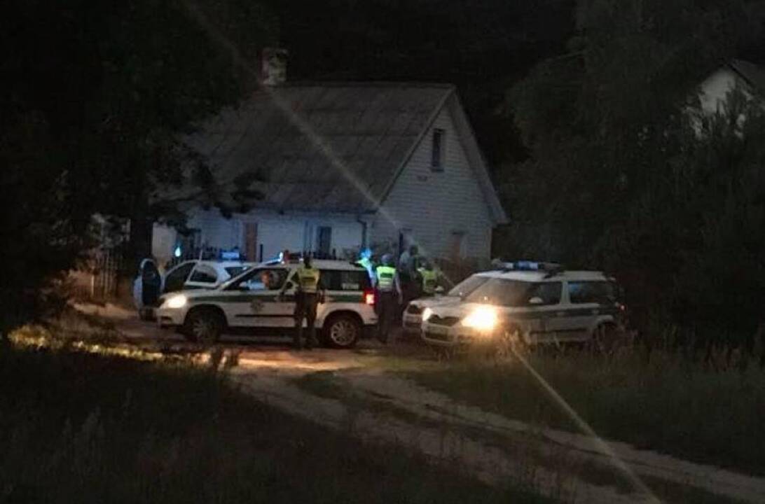 Septyni sostinės policijos ekipažai gaudė skriejantį BMW