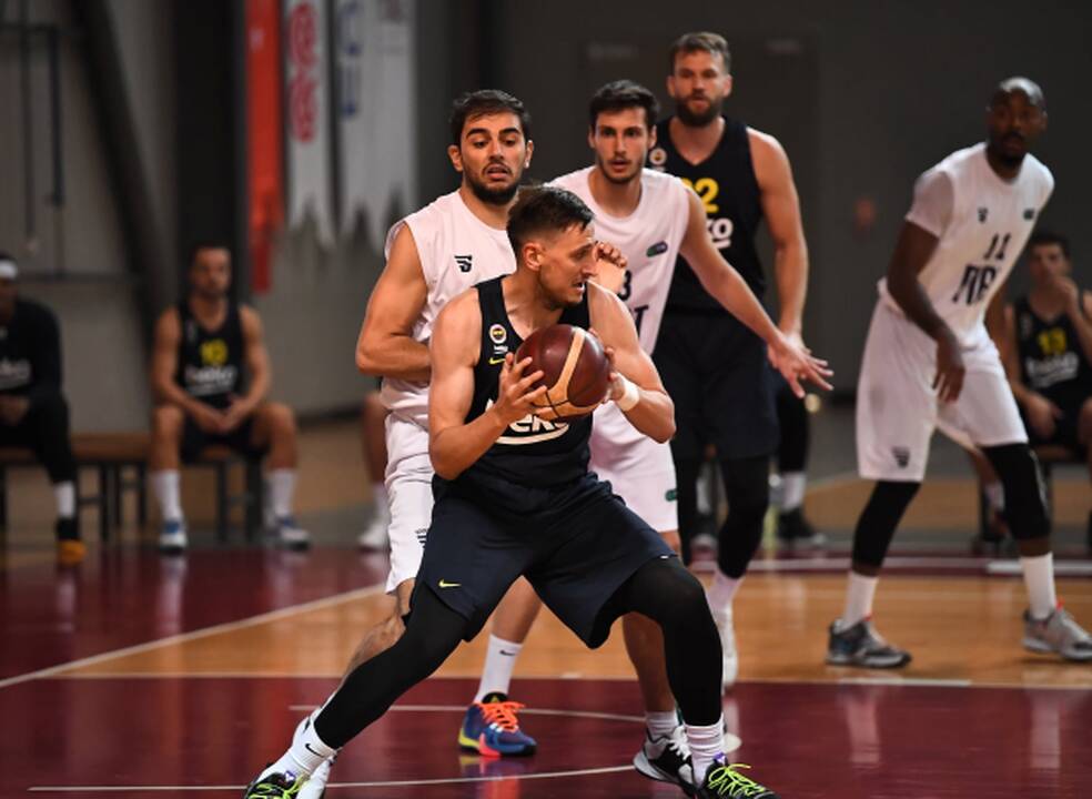 Turkijoje – pirmasis „Fenerbahče“ ir E. Ulanovo pralaimėjimas