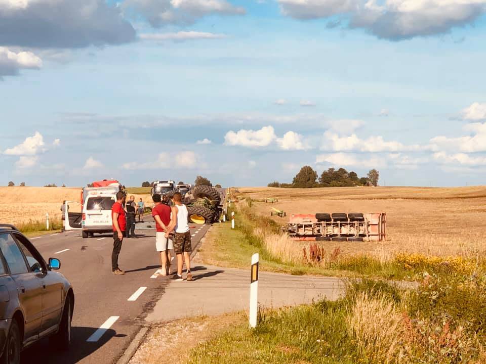 Atnaujintas eismas dėl avarijos šalia Kalvarijos uždarytu keliu Simno link 