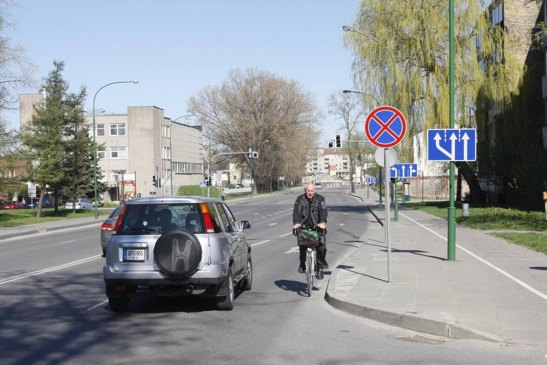 Leido statyti mašinas Pilies gatvėje