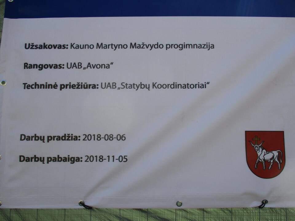 Apsemtas rekonstruojamas M. Mažvydo progimnazijos stadionas