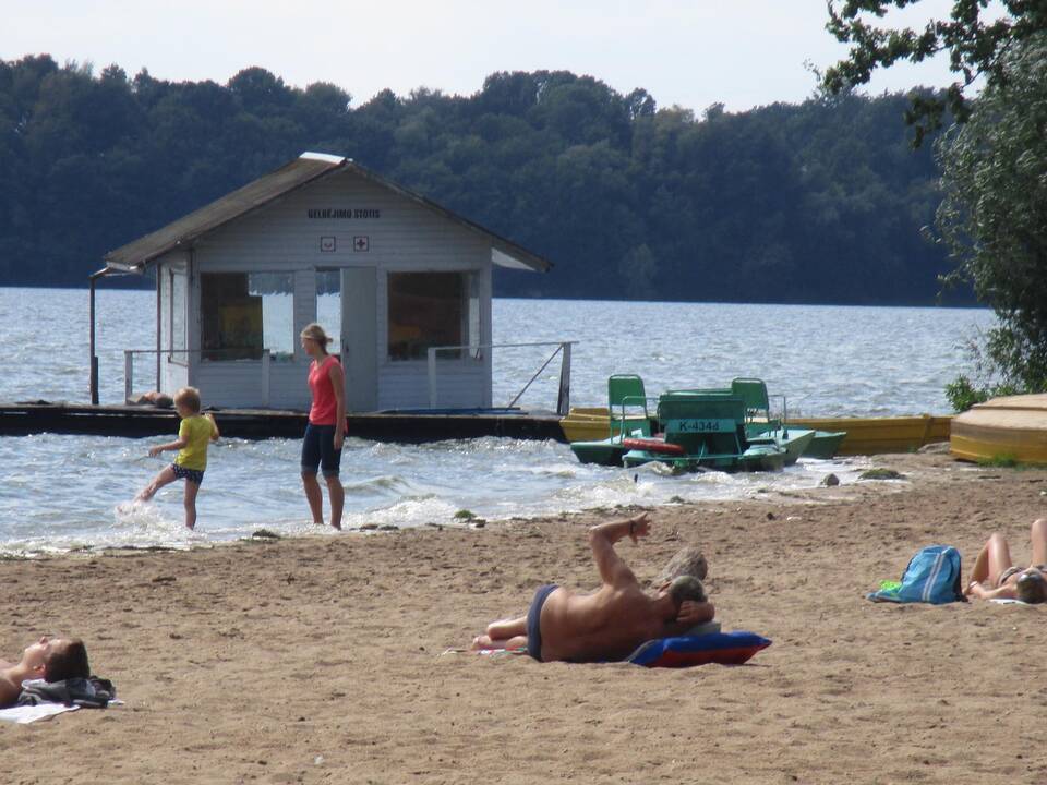Kauniečiai nugulė paplūdimius