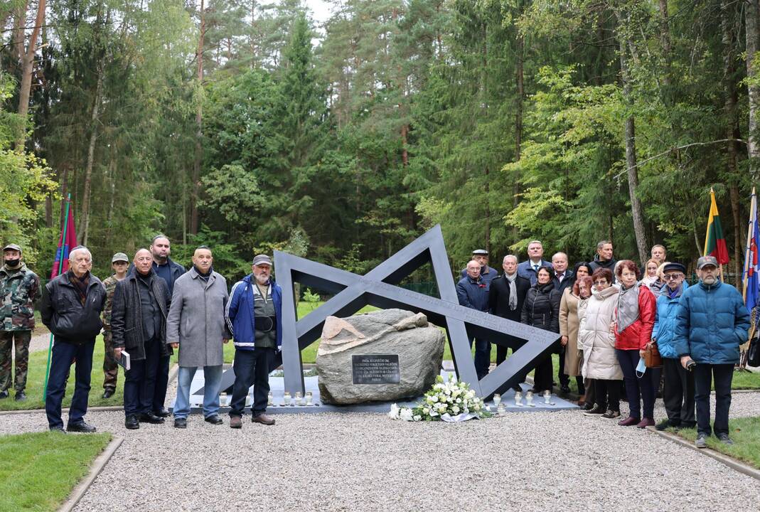 Paminklas žydų genocido aukoms Jaučakiuose