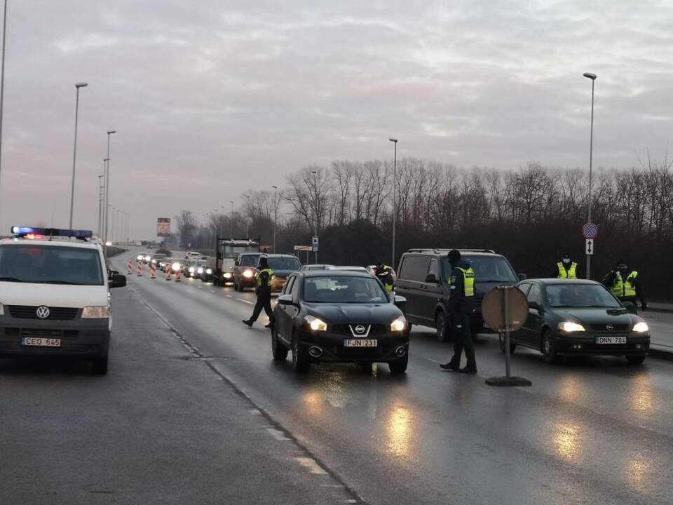 Policijos postuose Klaipėdos apskrityje apgręžta 40 automobilių