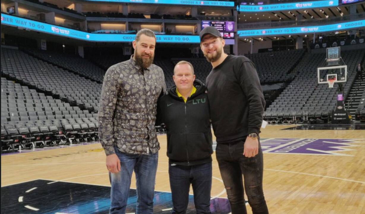 Jonas Valančiūnas, Kazys Maksvytis ir Domantas Sabonis