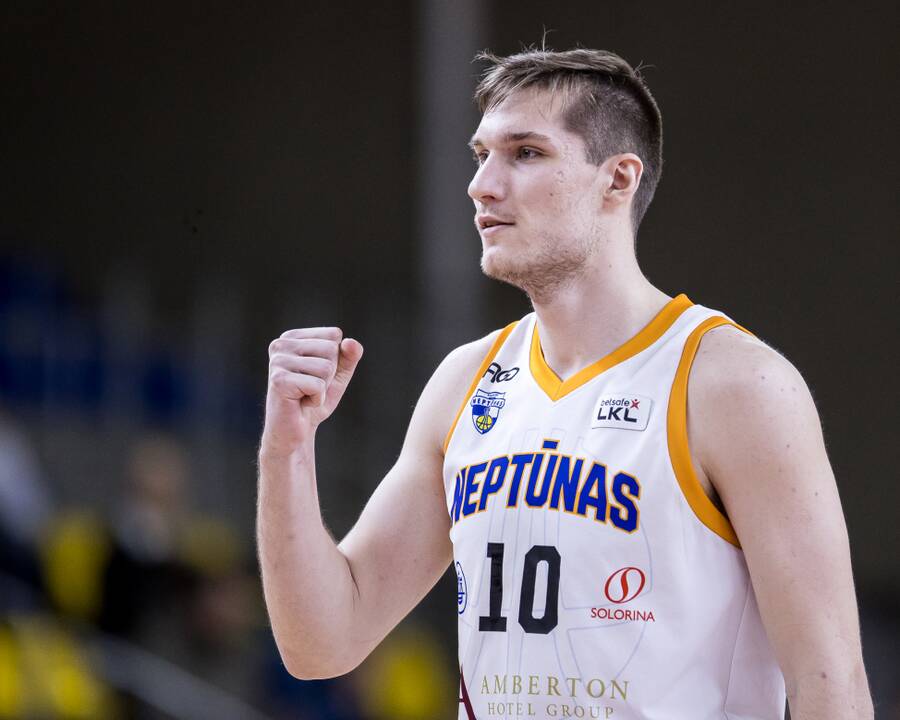 Su trenksmu į Lietuvą grįžęs Ą. Tubelis – reguliariojo sezono MVP