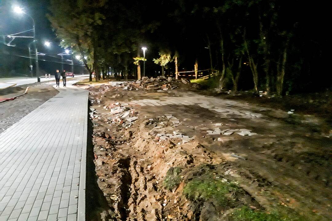 Kaune nuverstas apleistas pastatas