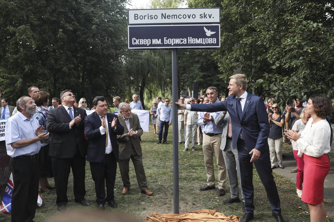 Atidarytas B. Nemcovo skveras