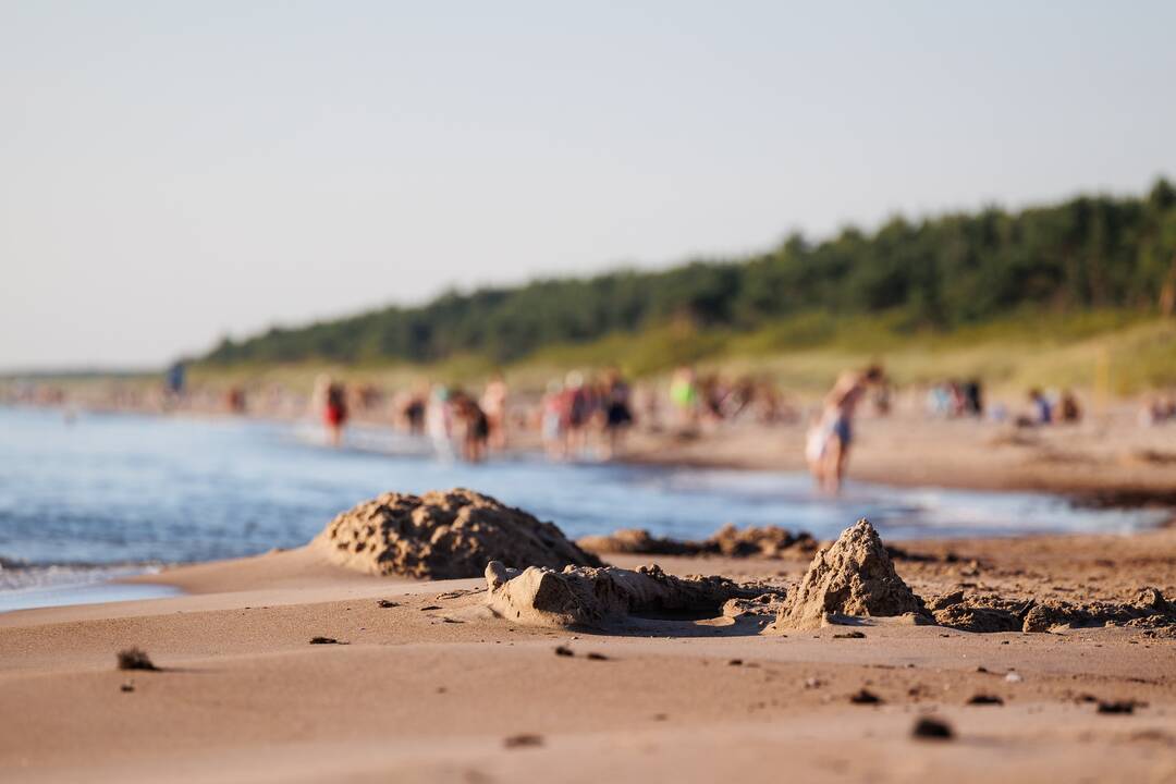 Lakusis smėlis įtraukė vyrą per pirmojo pasimatymo įkarštį