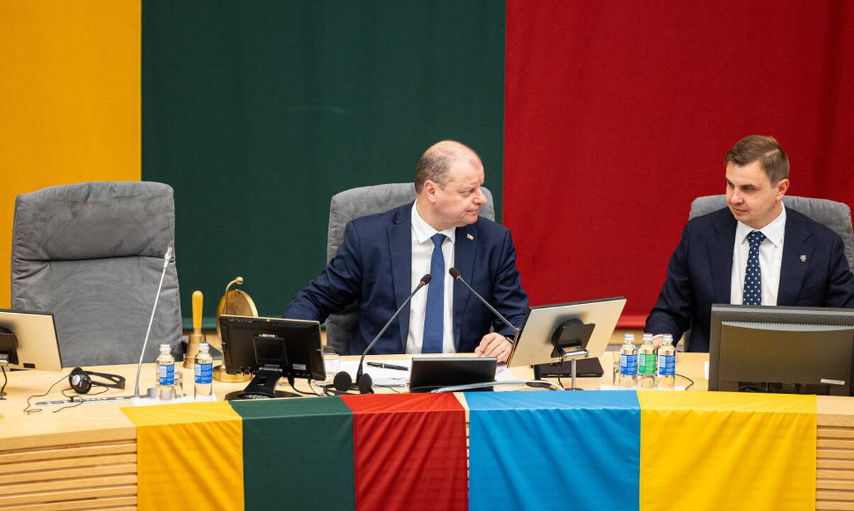 Demokratų valdyba konstatavo esminį koalicijos sutarties pažeidimą, ragina taisyti klaidą