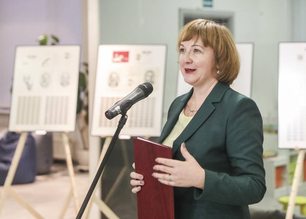 Paroda „Vasario 16-osios Akto signatarai pašto ženkluose"