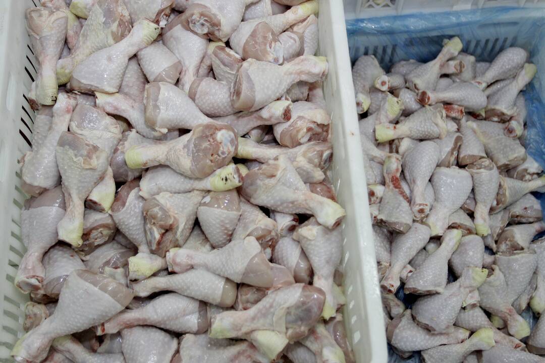 Neleista realizuoti daugiau kaip 40 tonų nesaugios paukštienos