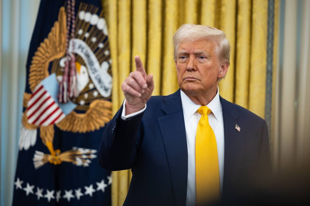 Trumpas: Kanada ir Meksika nebeišvengs 25 proc. muitų