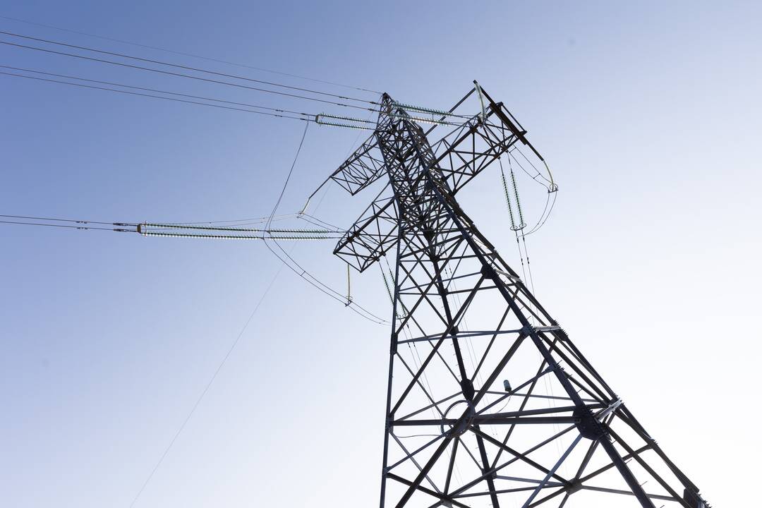 Antradienį prognozuojamas elektros kainų šuolis: rekomenduojama mažinti nebūtiną vartojimą