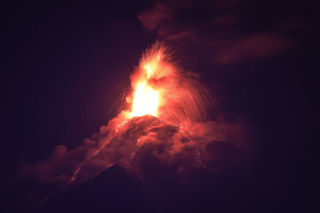  Fuego ugnikalnis